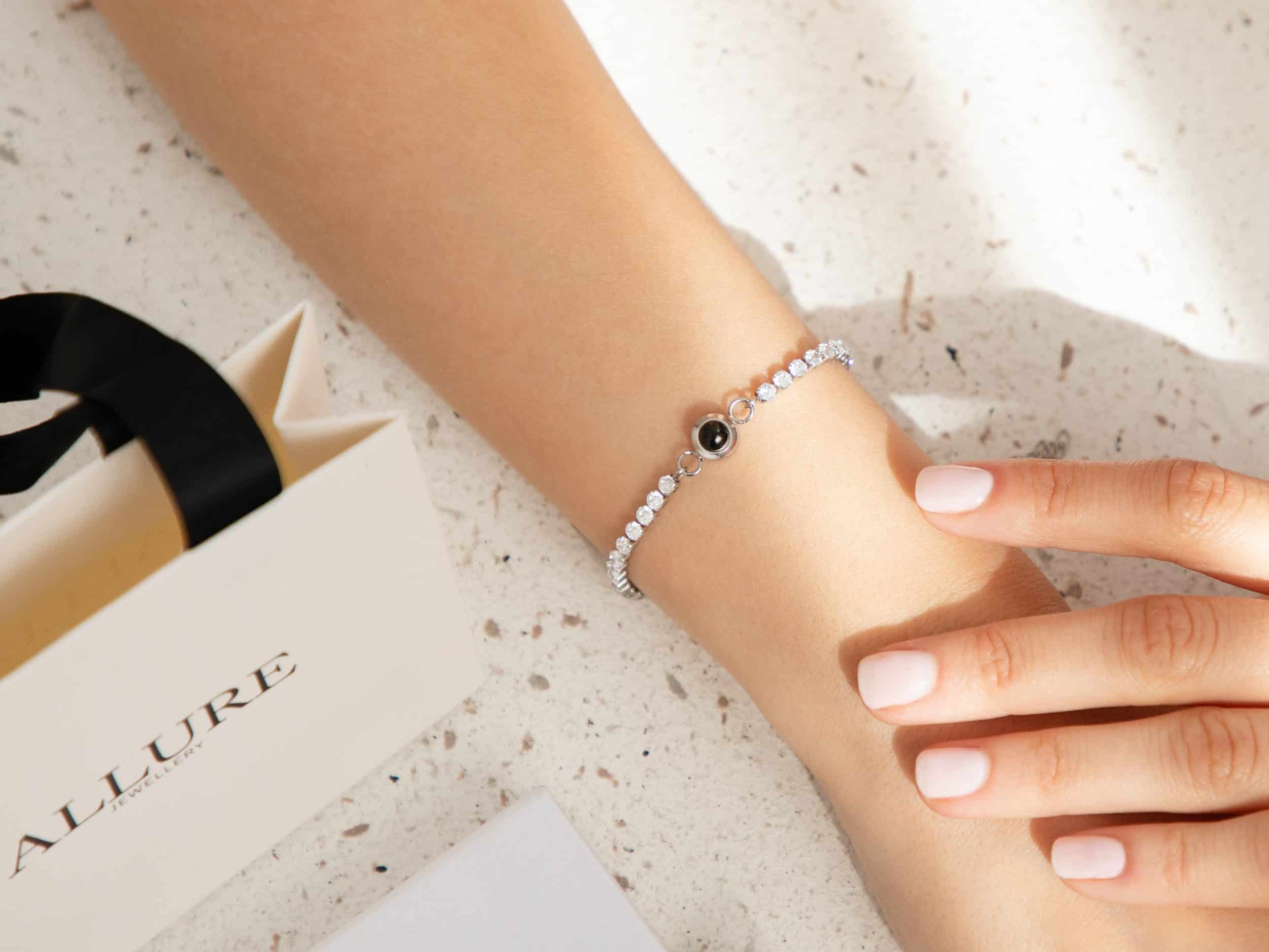 tennis-photo-projection-bracelet