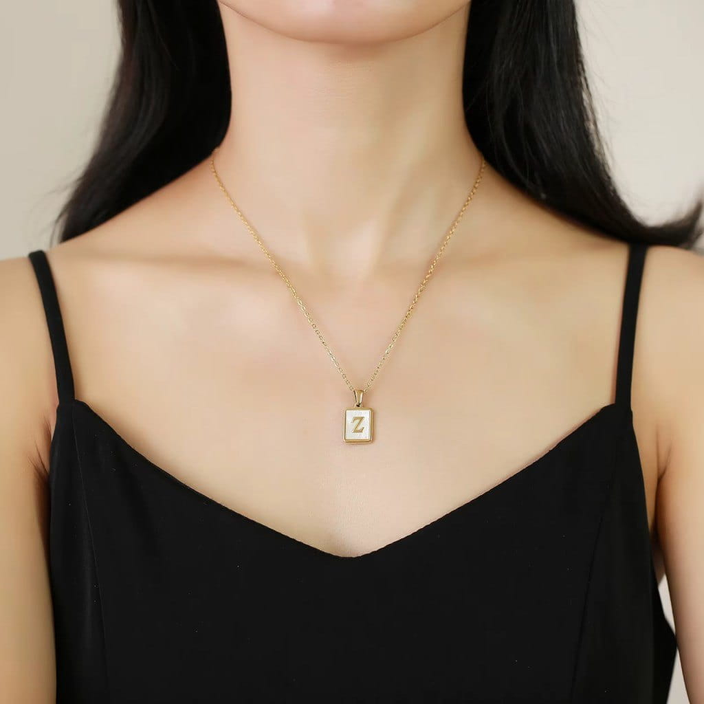 initial-necklace-with-mother-of-pearl