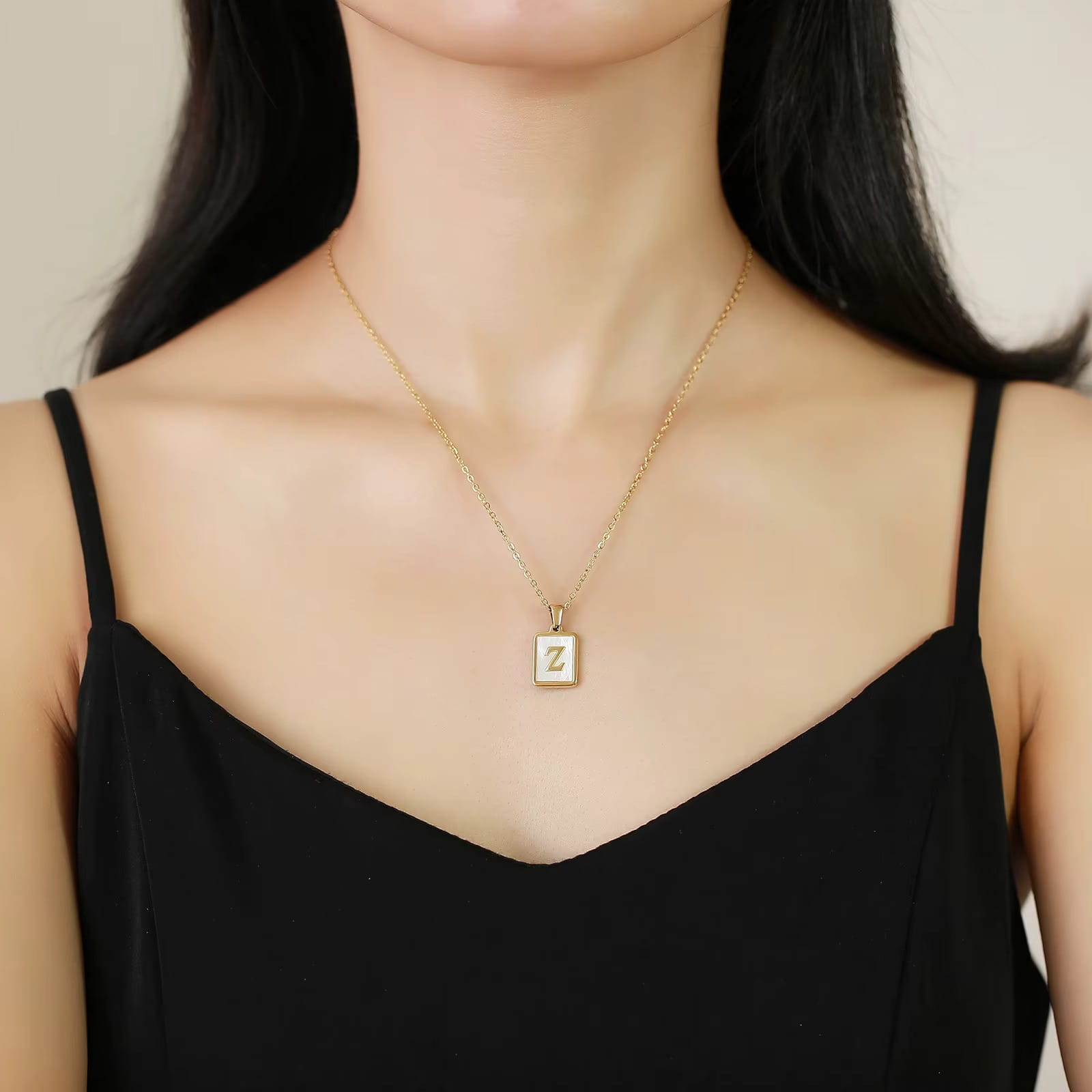initial-necklace-with-mother-of-pearl